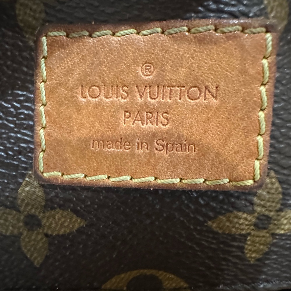 Louis Vuitton Sully MM - Picture 12 of 16